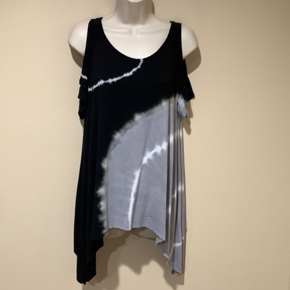 American Age cold shoulder top